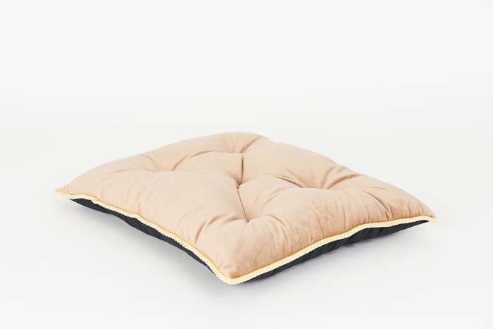 Poducha wystawowa Show Line (Carbonite) 2.jpg